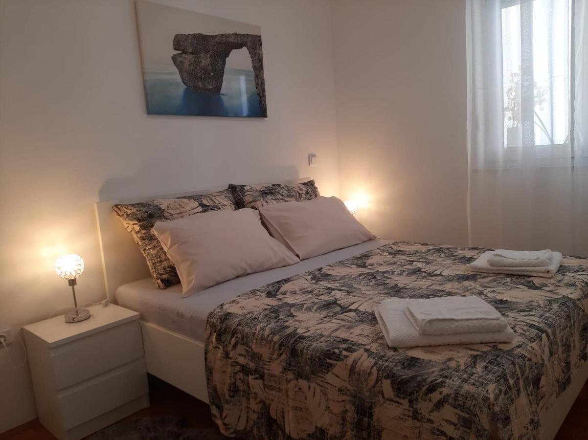 Apartman Sky Pula Bagian luar foto