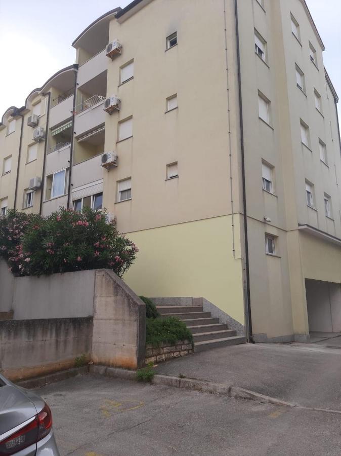 Apartman Sky Pula Bagian luar foto