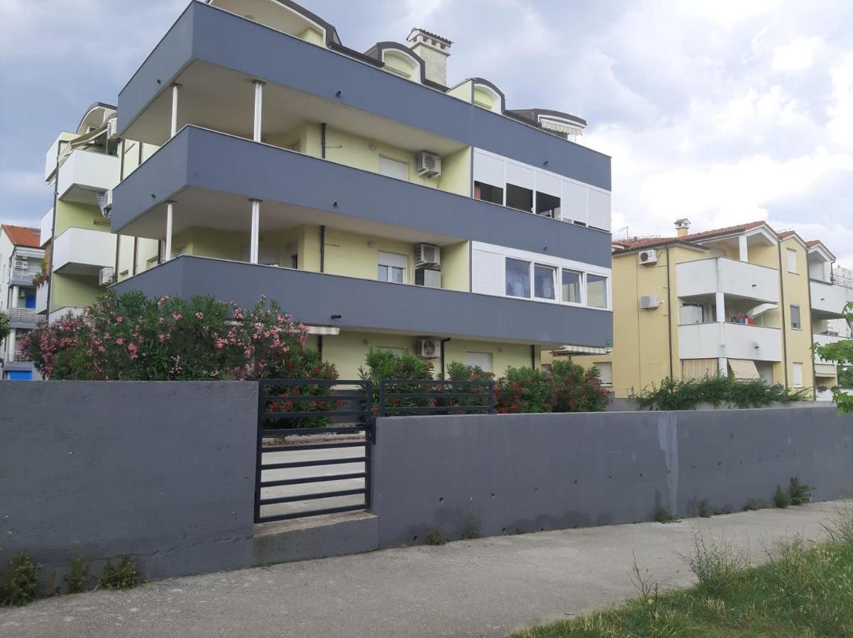 Apartman Sky Pula Bagian luar foto